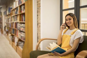 Demand in Canada for Library Assistants and Clerks in 2023